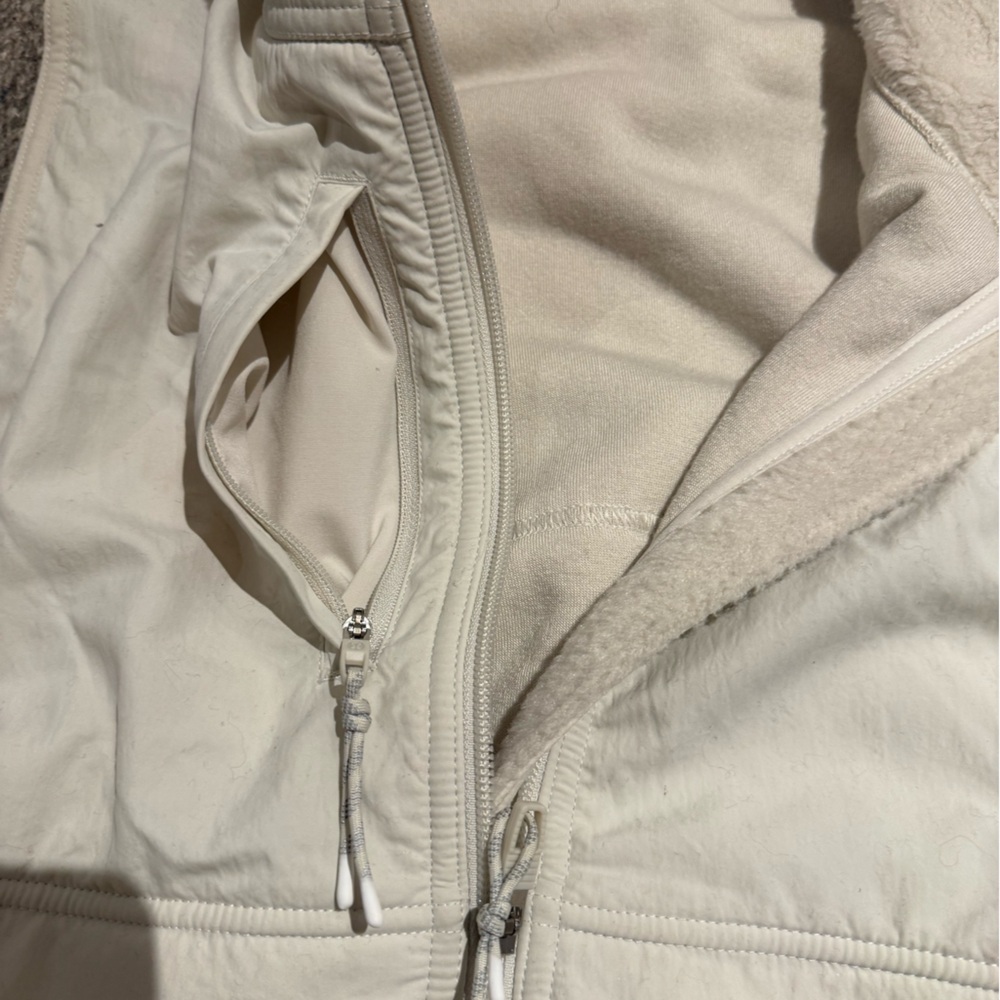 lululemon athletica Cream Vest - Picture 8 of 8